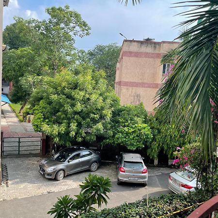 N.Homestay Agra  Bagian luar foto