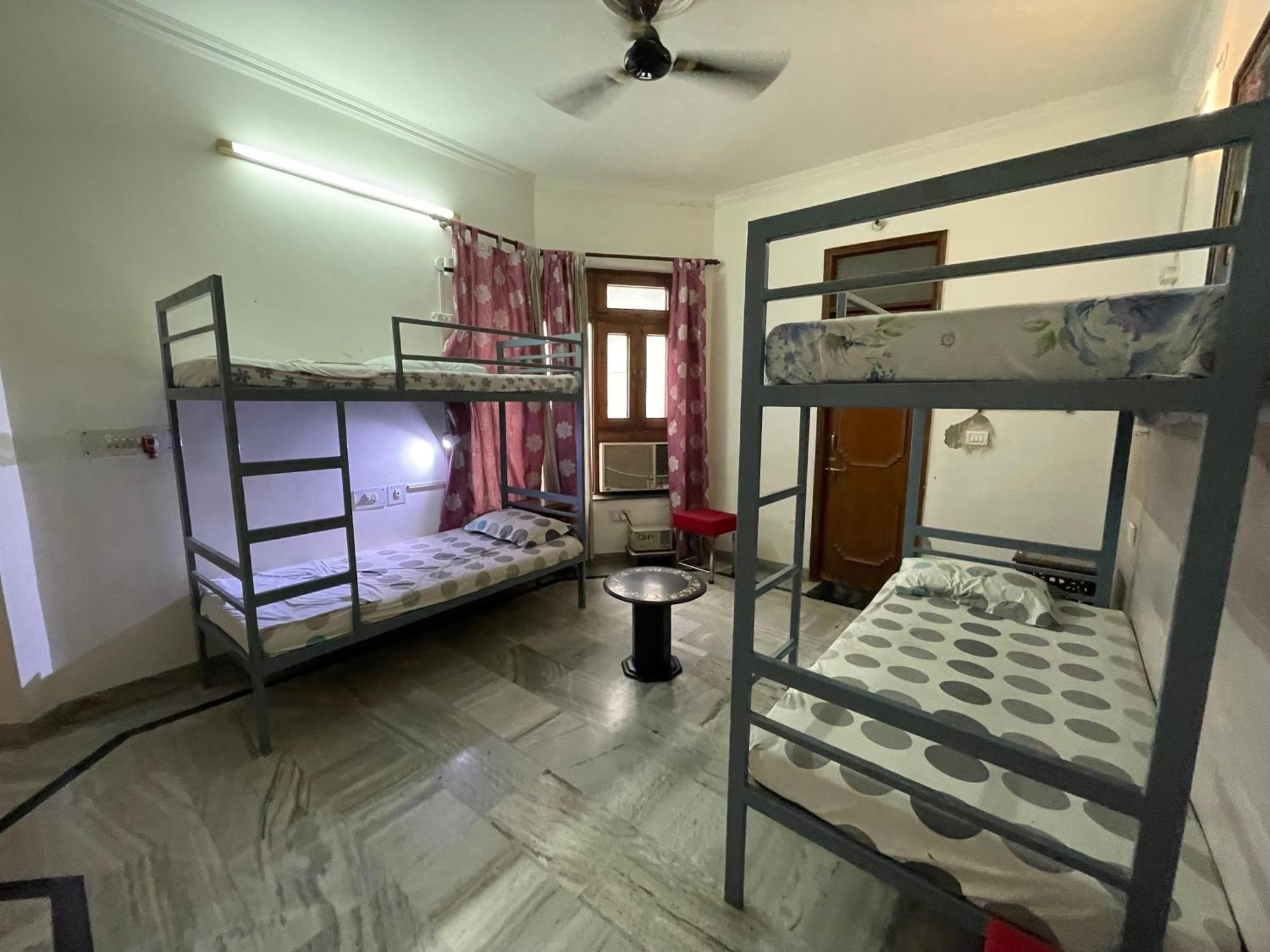 N.Homestay Agra  Bagian luar foto