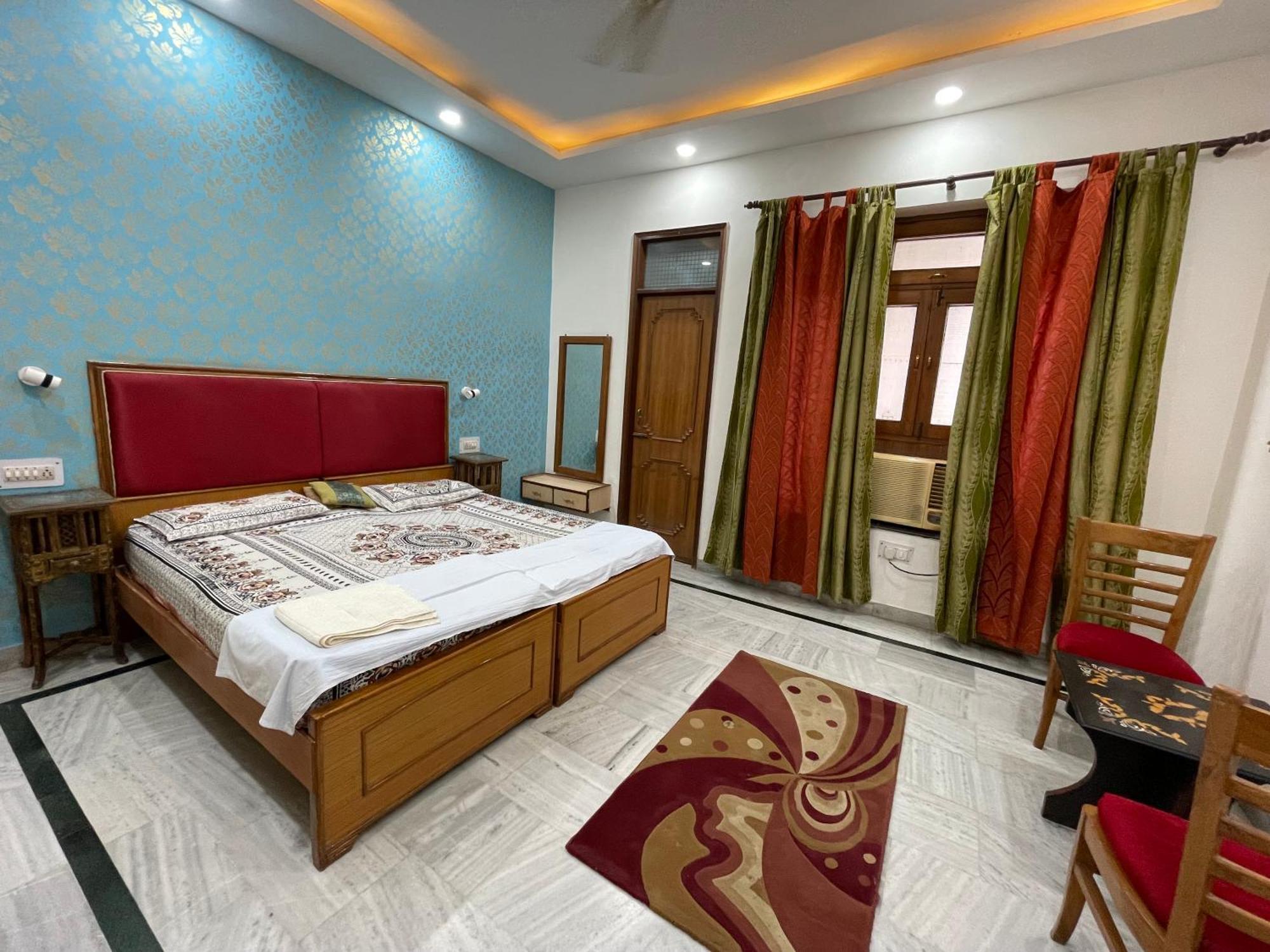 N.Homestay Agra  Bagian luar foto
