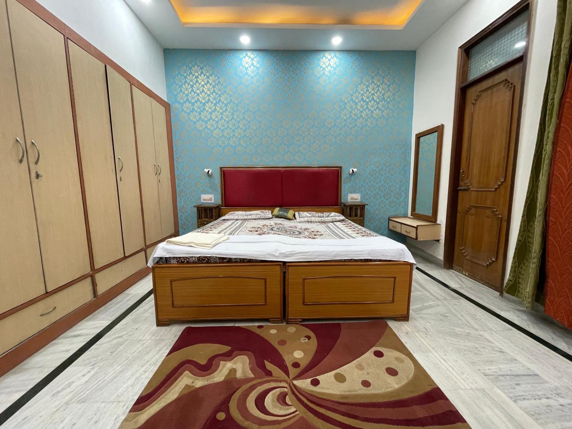 N.Homestay Agra  Bagian luar foto