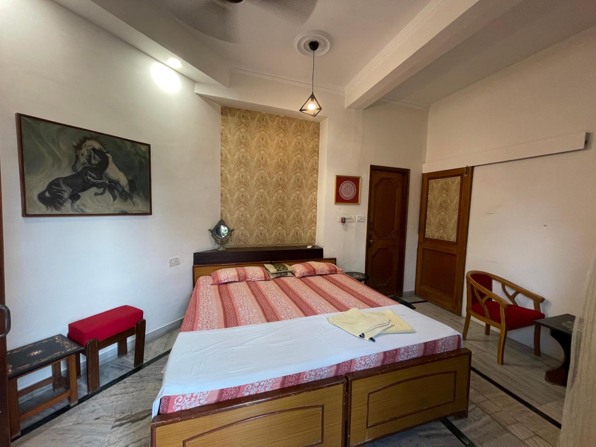 N.Homestay Agra  Bagian luar foto