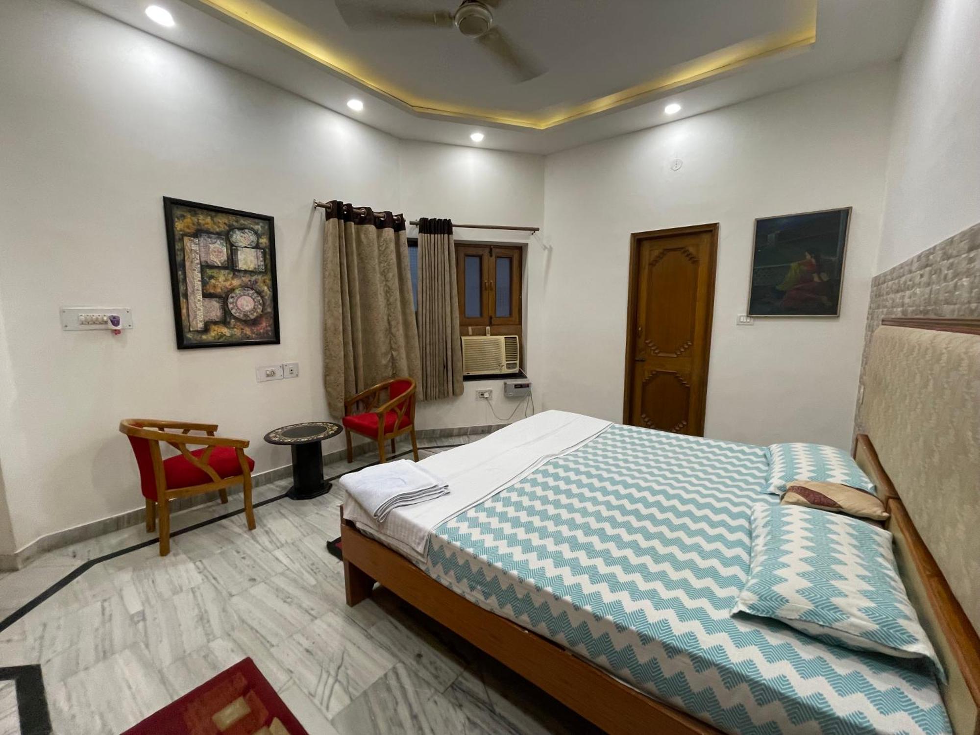 N.Homestay Agra  Bagian luar foto