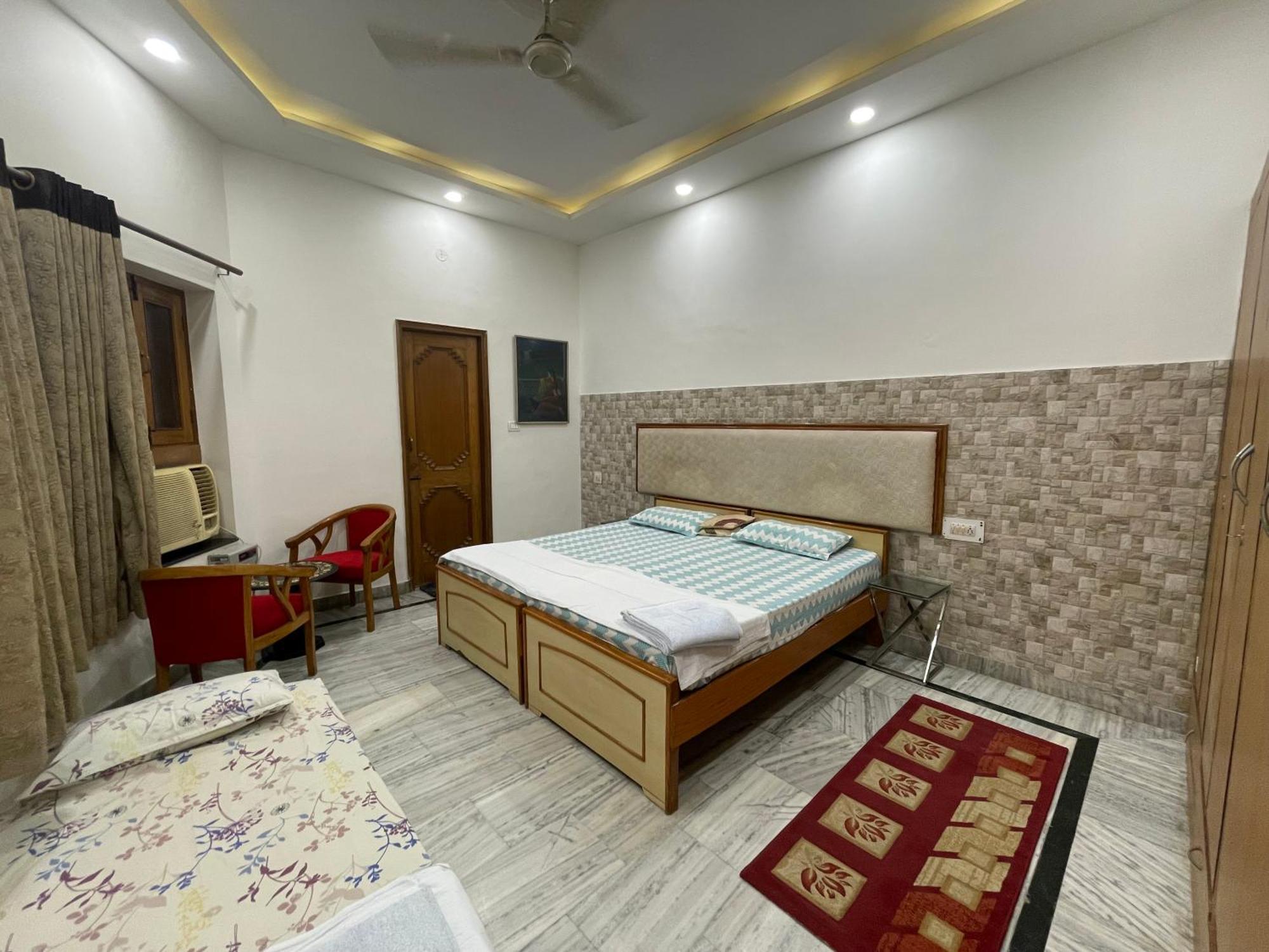 N.Homestay Agra  Bagian luar foto