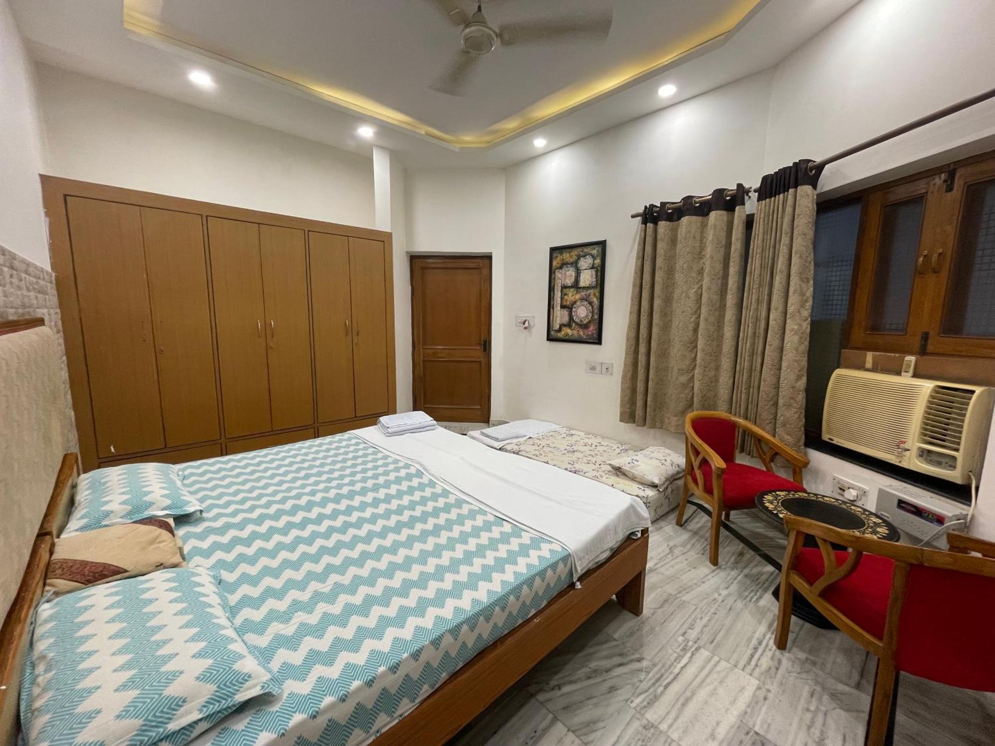 N.Homestay Agra  Bagian luar foto