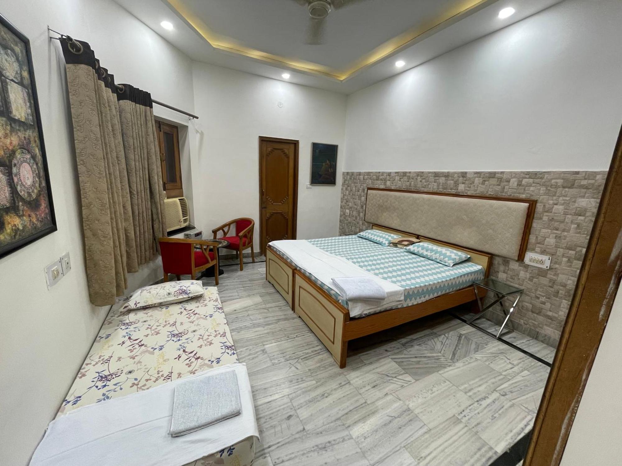 N.Homestay Agra  Bagian luar foto