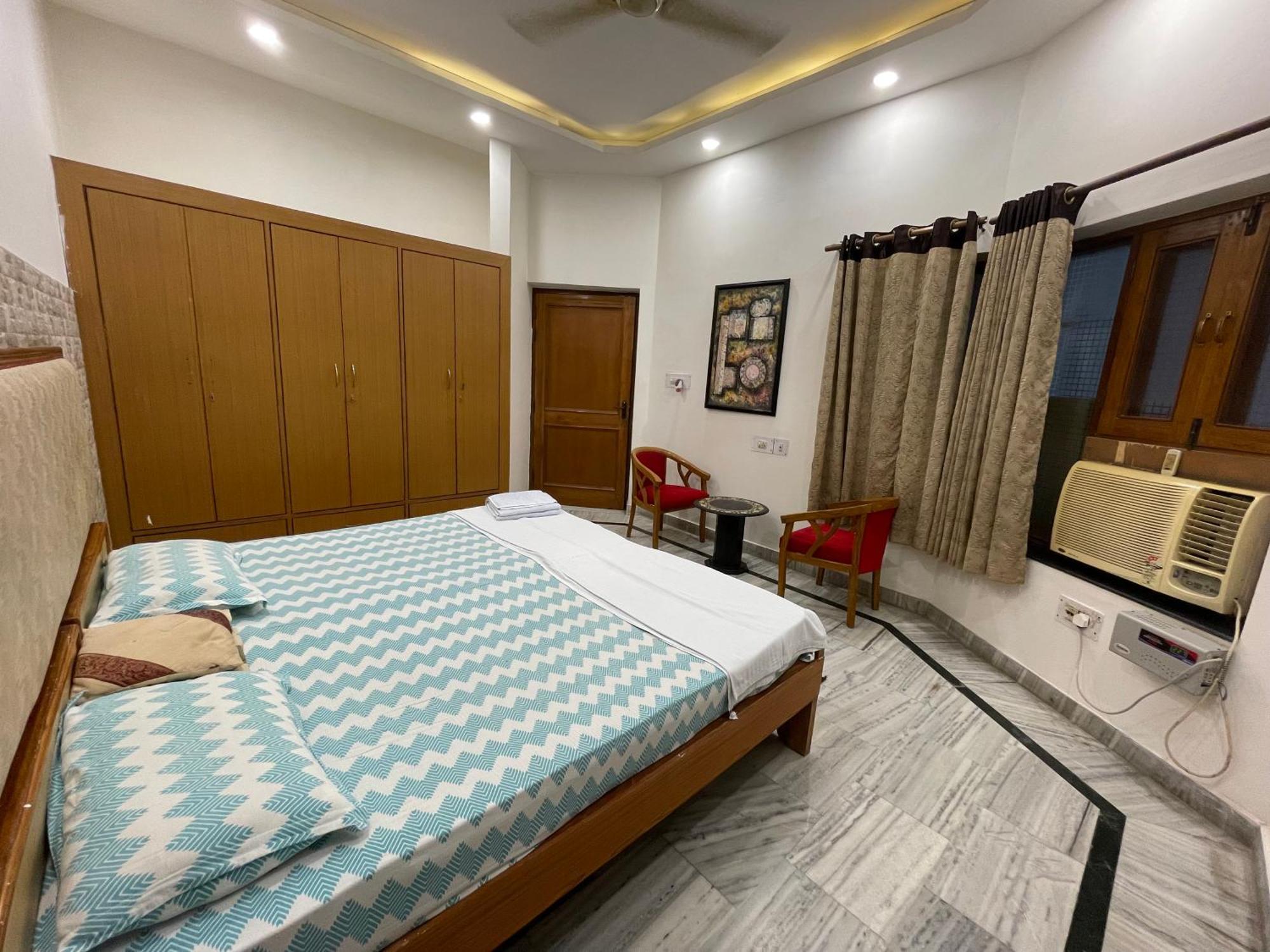 N.Homestay Agra  Bagian luar foto