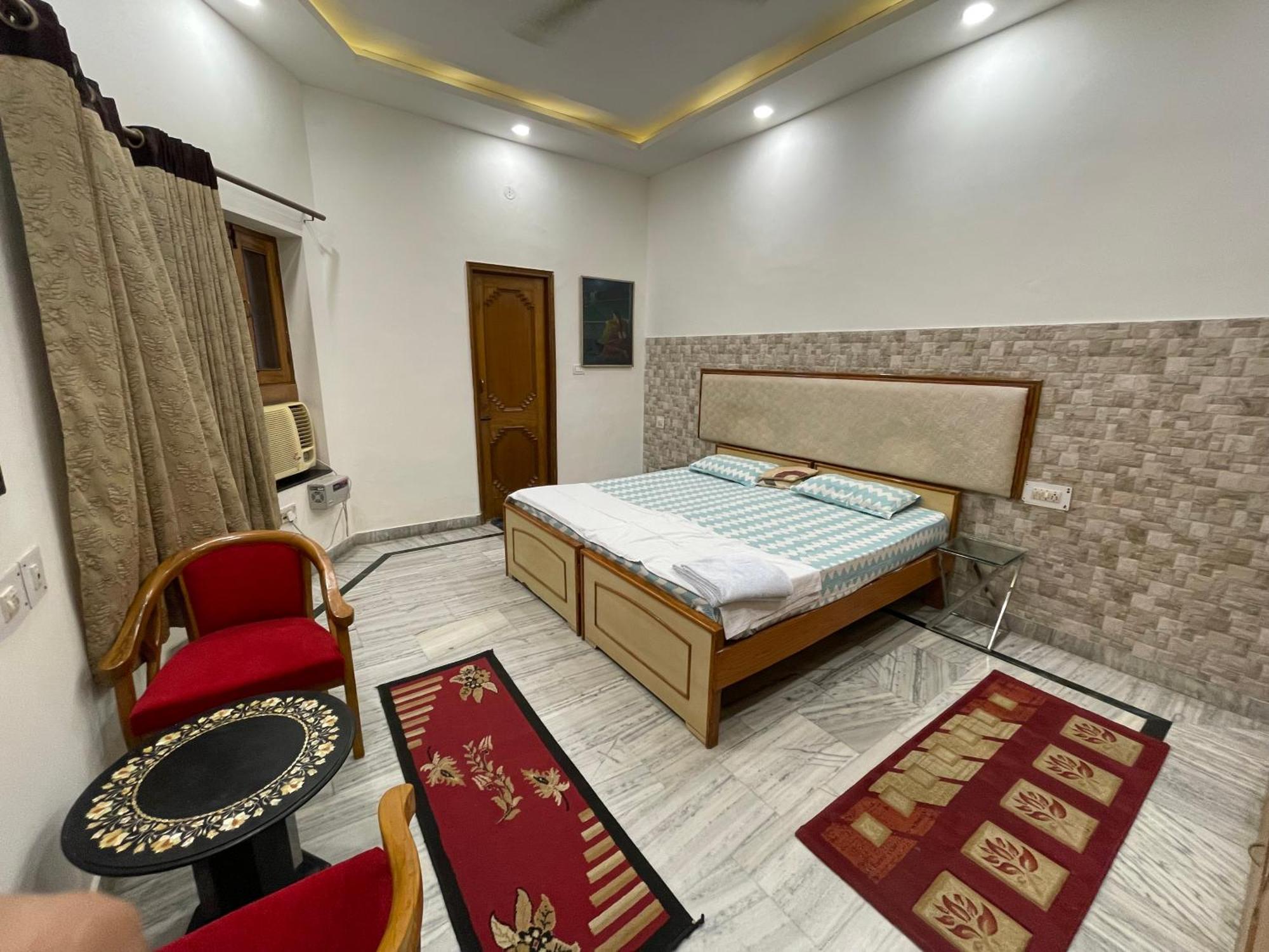 N.Homestay Agra  Bagian luar foto
