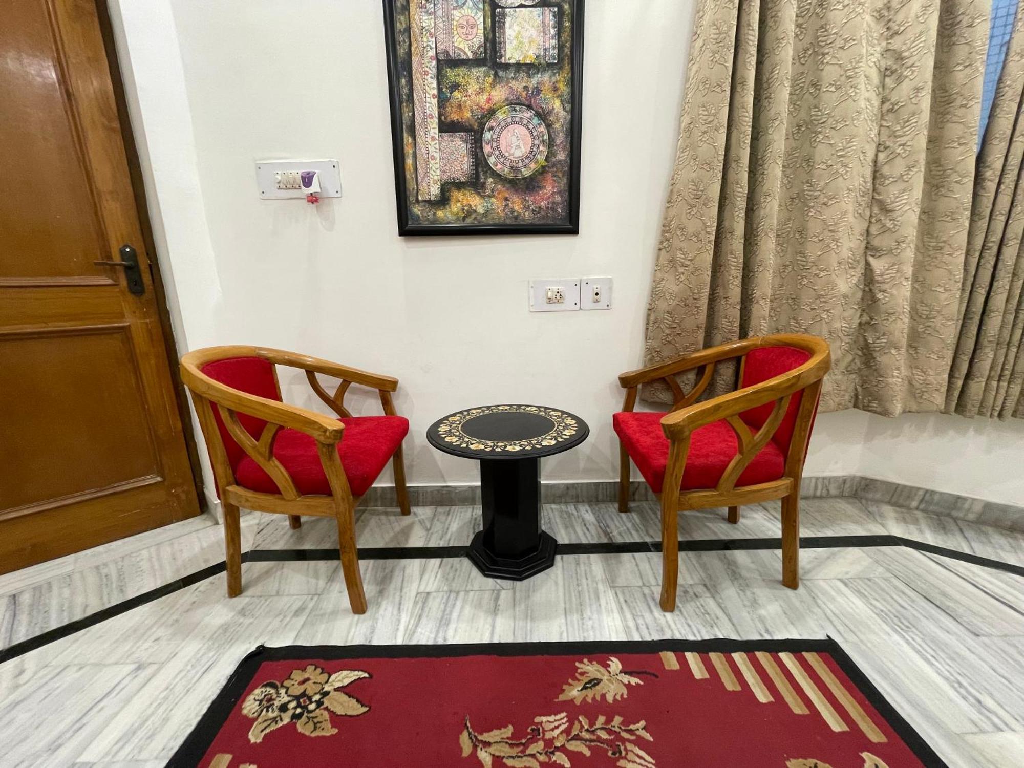N.Homestay Agra  Bagian luar foto