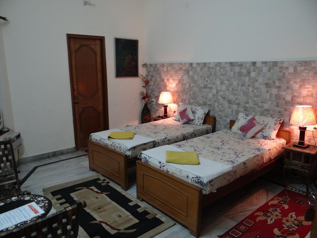N.Homestay Agra  Ruang foto